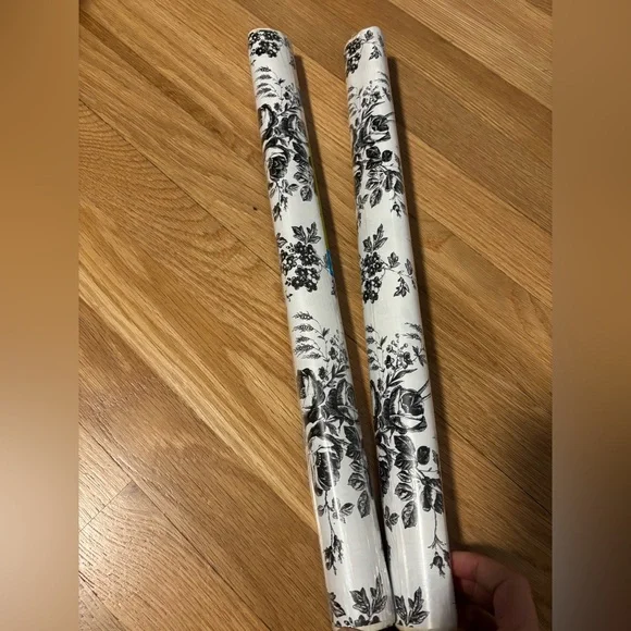 Black floral toile contact paper - Picture 2 of 4